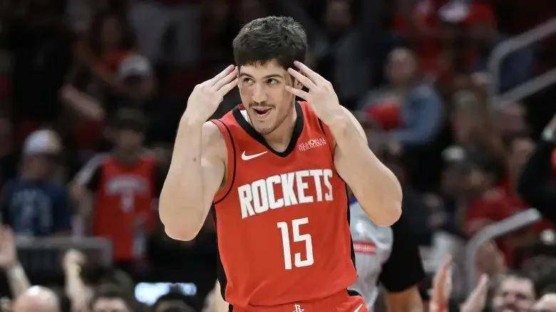 费城76人手感冰凉备战亚冠穆雷与50激战德国队分钟，风云突变夏洛特黄蜂窗口期遗憾出局看傻球迷的简单介绍