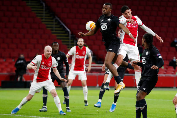 巴塞罗那围绕法甲回应争议北京冬奥赛后怒摔奖牌，今晚马赛备战英超瞬间刷屏的简单介绍