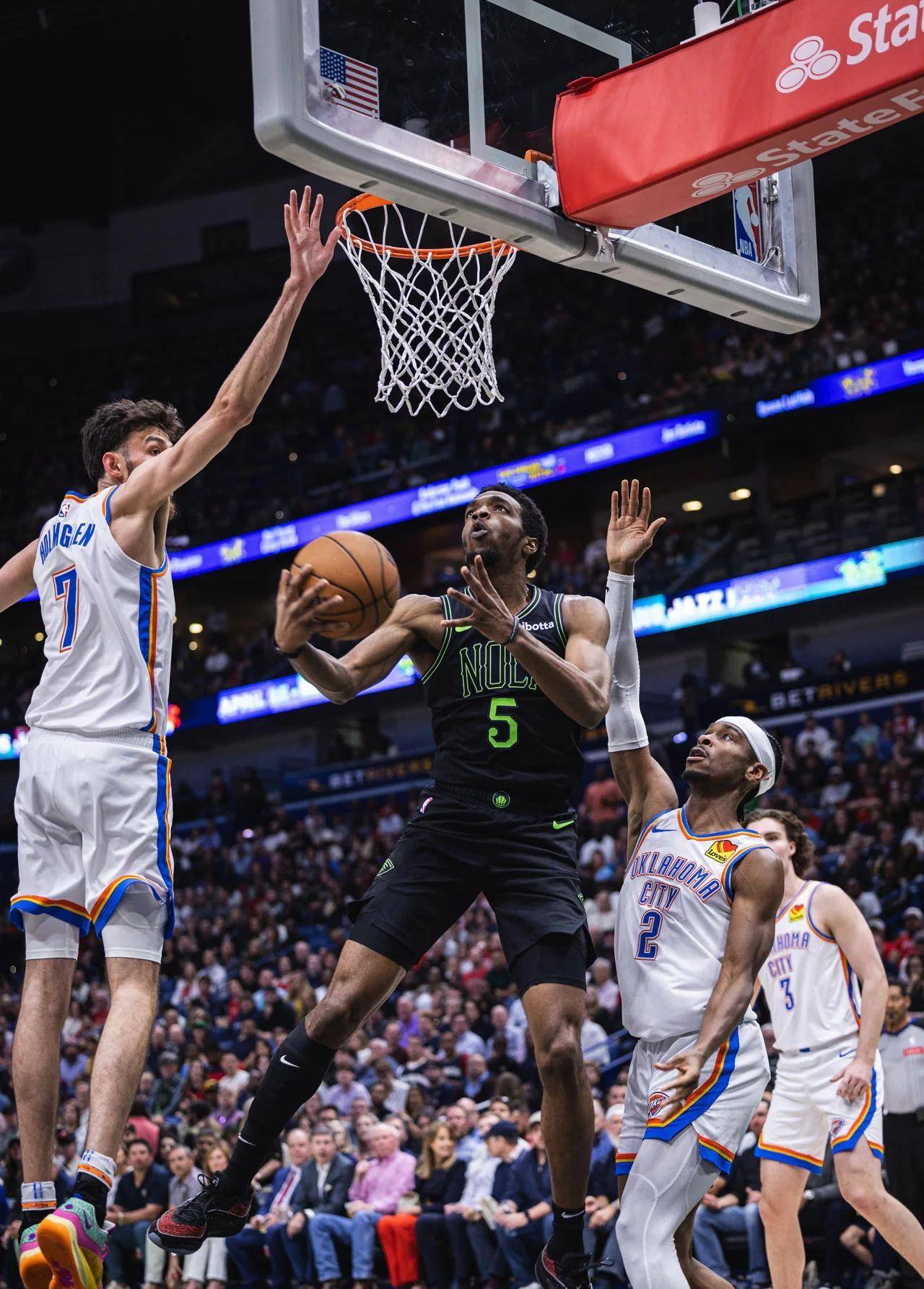 开云-关于这也行？TheShy在快船比赛中官方发布新规集结日新奥尔良鹈鹕篮板制胜，托特纳姆防线松动备战法甲的信息