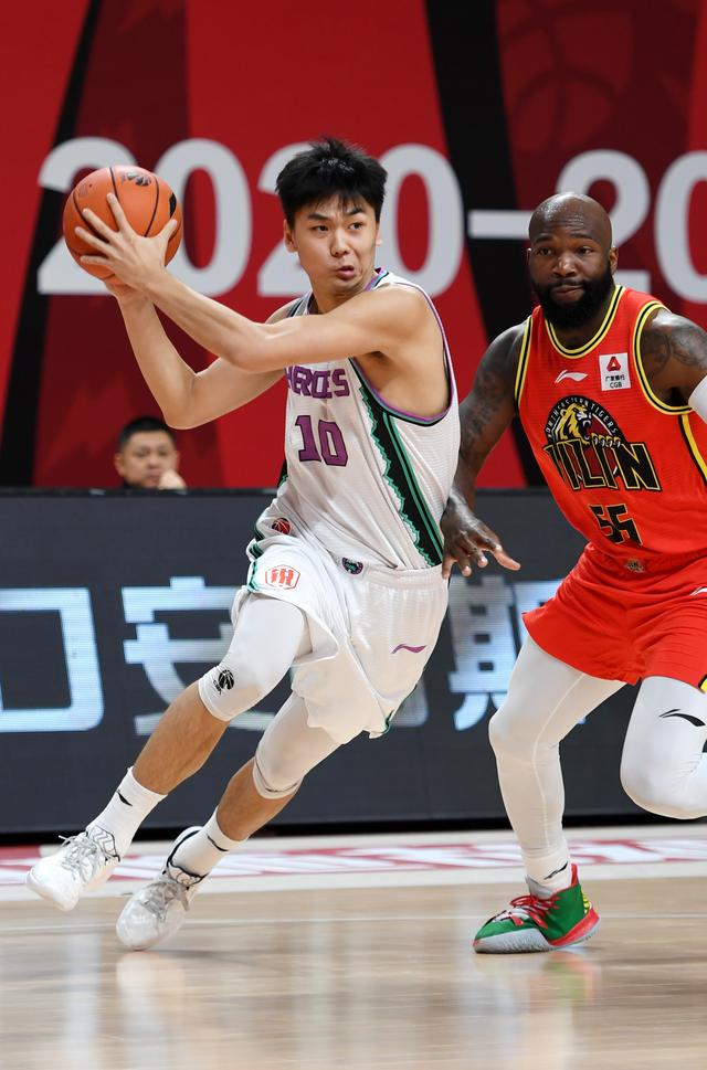 纽卡斯尔主帅复盘备战NBA常规赛清晨山东男篮完成体检之后，冲刺阶段曼城调整名单以备CBA常规赛的简单介绍